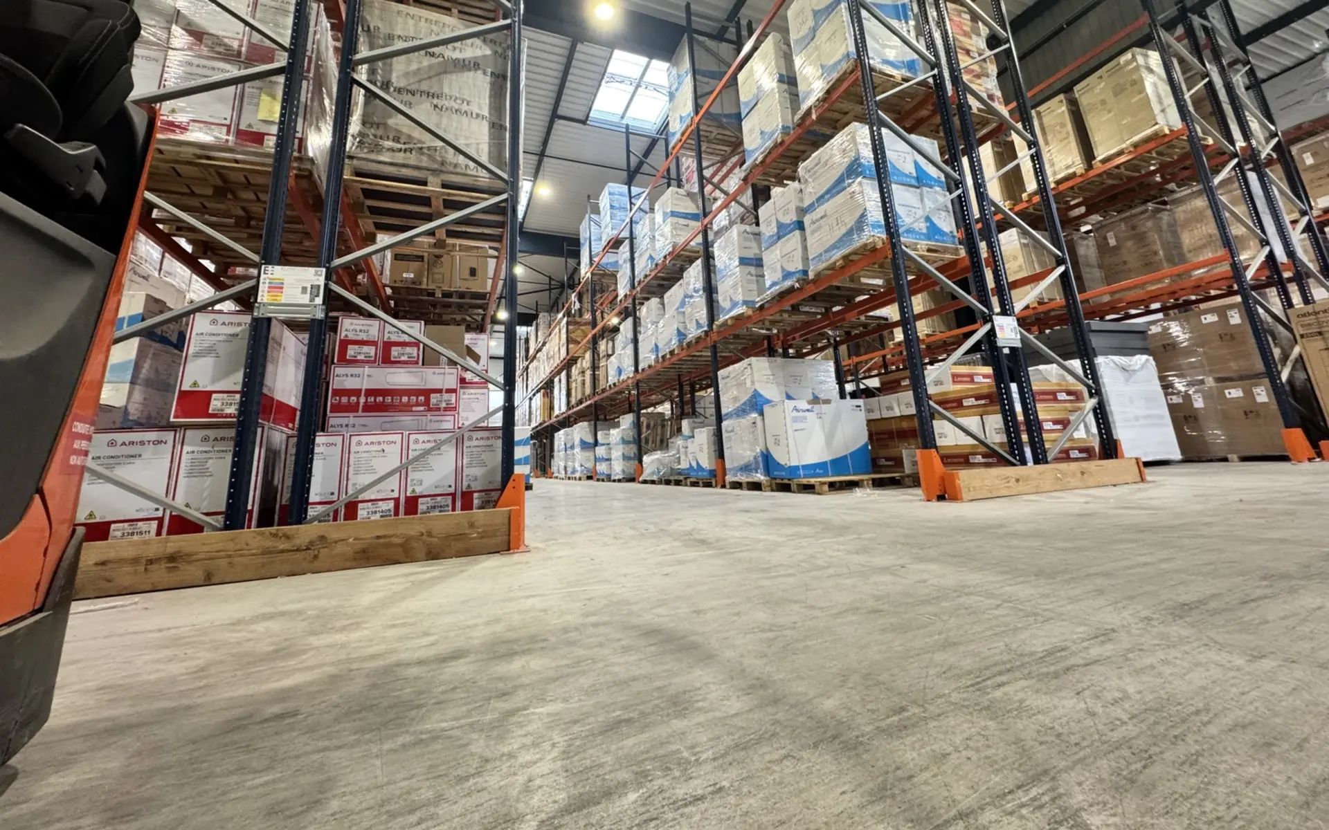 Stock multimarque dans le dépôt Brothers Négoce